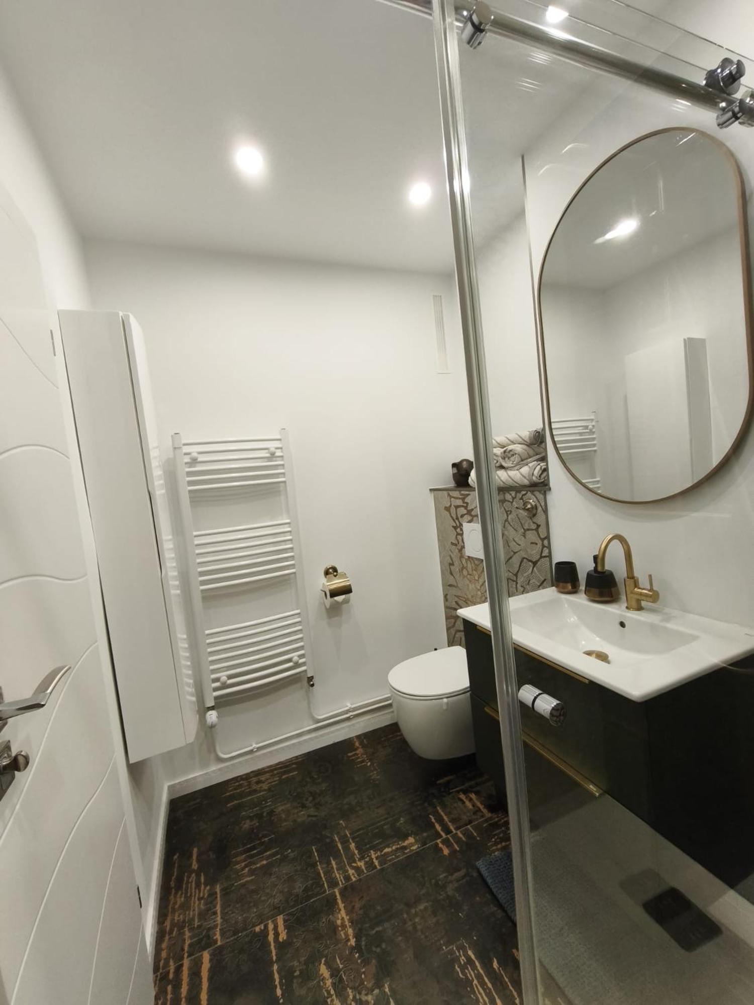 Studio Lux, Elegant & Confortabil Braşov Extérieur photo